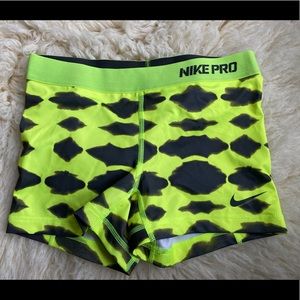 Nike compression shorts M